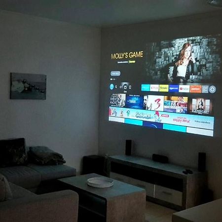 Easystay#4 Home Cinema Ferienwohnung In Kliniknaehe Mit Balkon, Boxspringbett & Netflix Bad Oeynhausen Eksteriør billede