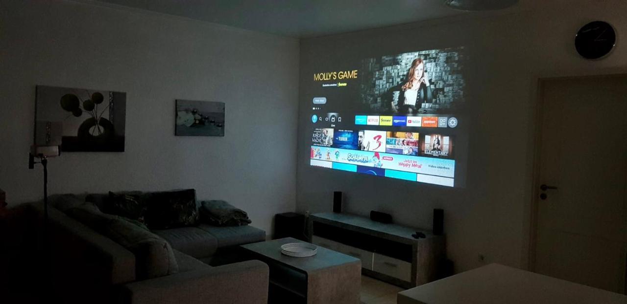 Easystay#4 Home Cinema Ferienwohnung In Kliniknaehe Mit Balkon, Boxspringbett & Netflix Bad Oeynhausen Eksteriør billede