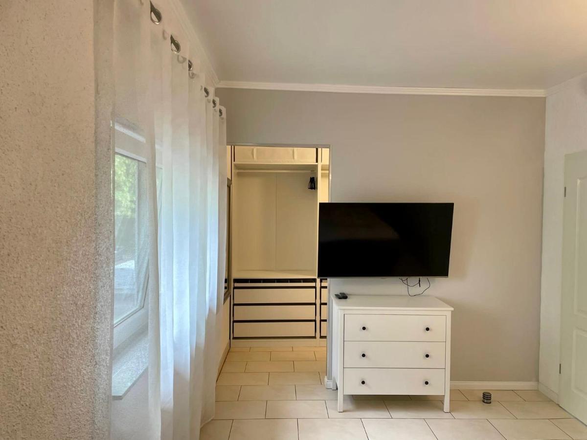 Easystay#4 Home Cinema Ferienwohnung In Kliniknaehe Mit Balkon, Boxspringbett & Netflix Bad Oeynhausen Eksteriør billede